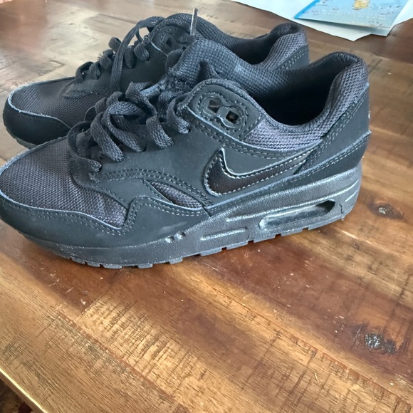 Nike Kids Black Sneakers - Picture 9 of 9